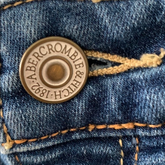 light wash jeans - Picture 4 of 5